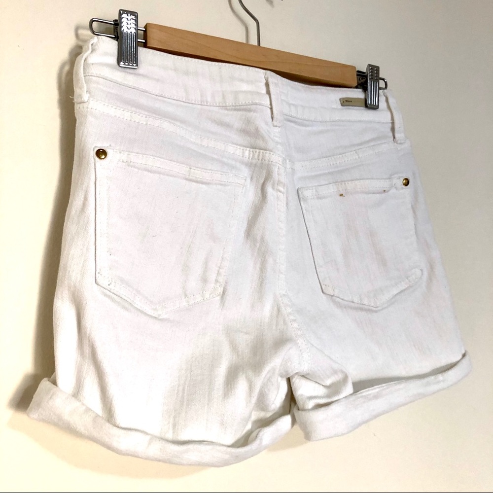 Pilcro Script High-Rise Shorts White 27 - Picture 5 of 10